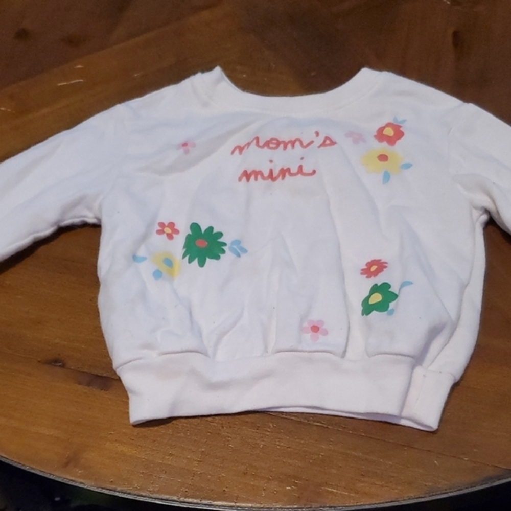 🐻 Garanimals White Sweatshirt with Colorful Floral Accents